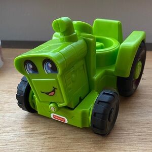 2016 Mattel Fisher-Price Little People Helpful Harvester Tractor Green With Face